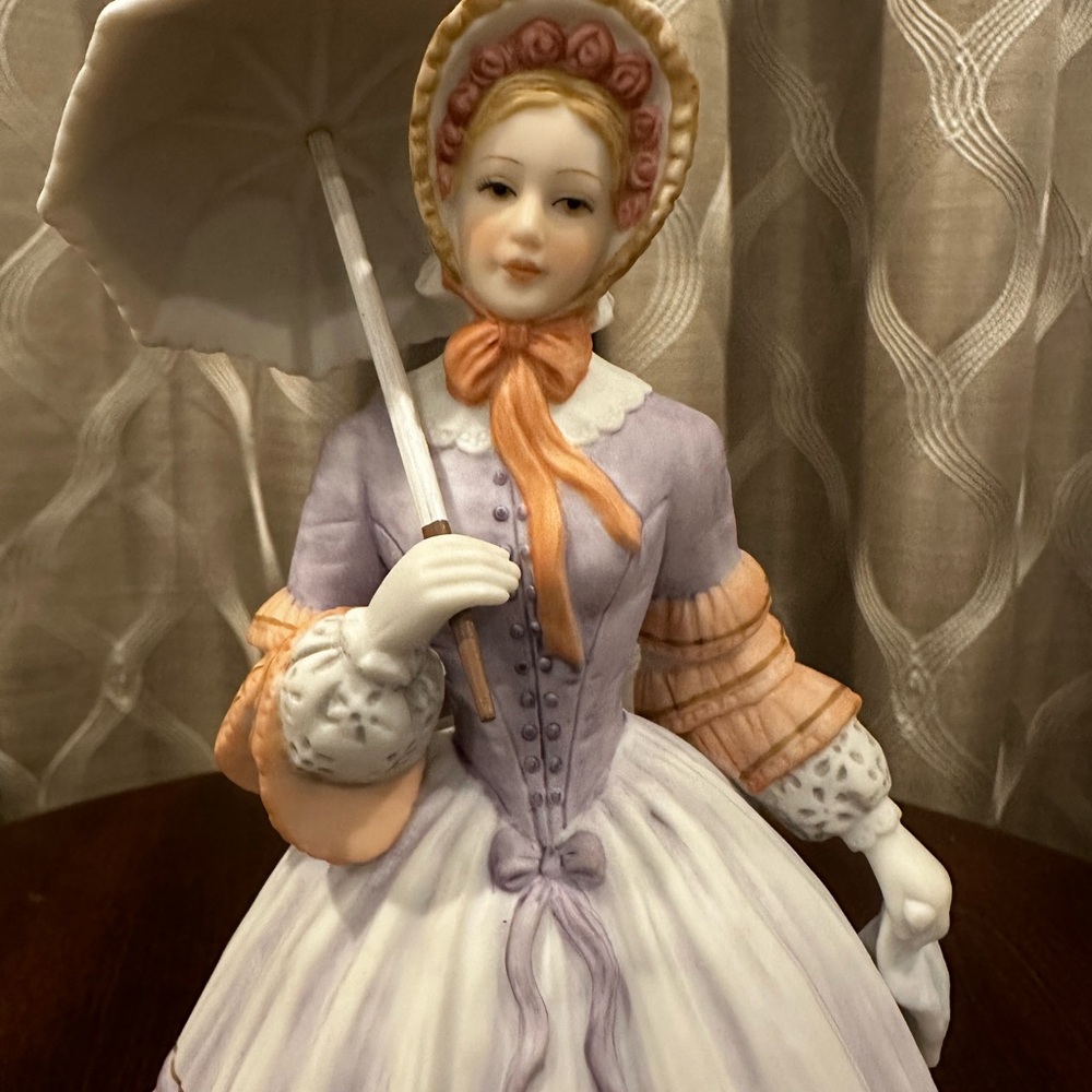 Lenox Collection “Springtime Promenade” Fine Porcelain Sculpture - Picture 7 of 11